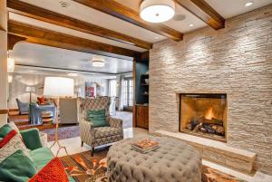 Ascent 206 by East West Hospitality