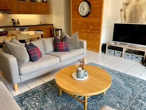 Central Morzine, Spacious 2 Bedroom Family Apartment