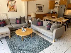 Central Morzine, Spacious 2 Bedroom Family Apartment - Морзін