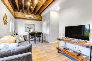 Chic Apt in the Heart of Downtown Canandaigua