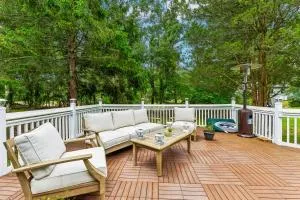 Tree Canopy Oasis - Riverhead