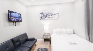 Exotic Homes Gillespie Dr by SD stay