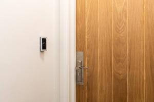 Den - Stylish 1-Bed Apartment 5