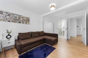 Spacious Sleep 14 - 1 min from Tooting Station MR3