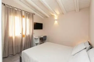 B&B Il Glicine - Padru