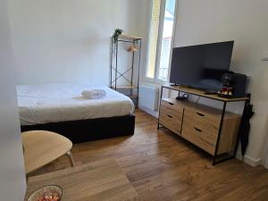 NERO studio confort tt équipé! Paris Villejuif métro 7 et 14