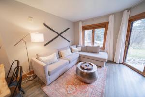 Two-Bedroom Apartment with Terrace room in Red Hawk Lodge 2211