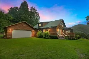 Cozy Mountain Retreat with Scenic Views home - Hampton