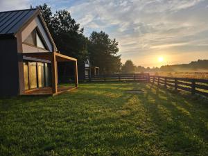 Osada pod Gwiazdami Łasko & SPA - Family ogrodzony dom, kominek, grill, ognisko, KAJAKI, Plaża, JEZIORA, opcja prywatnego JACUZZI