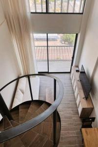 Pool & Rooftop! Steps to the old city and Getsemany