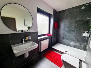 Renovierte Doppelhaushälfte in bester Lage