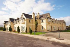 10 Killarney Holiday Village