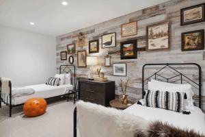 Frontgate 210 by East West Hospitality