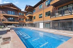 Frontgate 302 by East West Hospitality