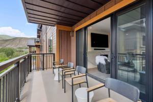 Frontgate 303 by East West Hospitality