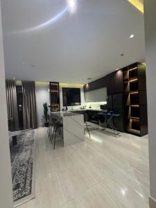 شقة فاخرة مؤثثة العبيكان هيلز العارض2