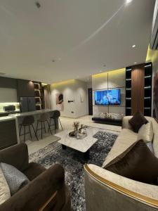 شقة فاخرة مؤثثة العبيكان هيلز العارض2