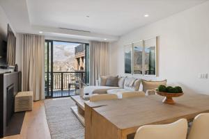 Frontgate 310 by East West Hospitality