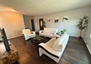 Cozy 1x1 Retro Escape - East Htx
