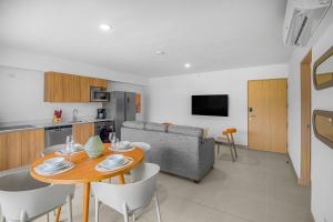 Upstay - New Condo in Jaco - 5 mins from Beach