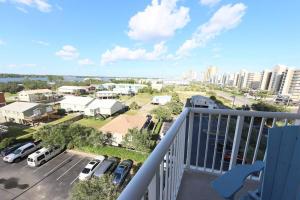Crystal Tower Corner Condo with 2 Balconies, 3 Pools, Lazy River