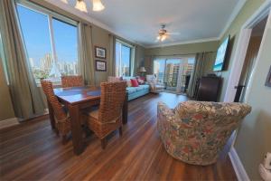 Crystal Tower Corner Condo with 2 Balconies, 3 Pools, Lazy River