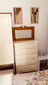 Colton House - Apt 2