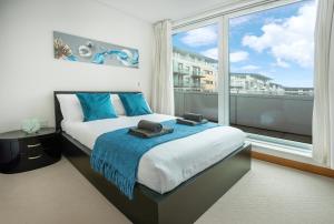 Contemporary Penthouse in Battersea Power Station