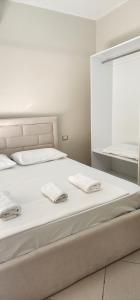 armandos apartment front on the sea