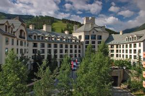 Frontgate Townhome 01 by East West Hospitality