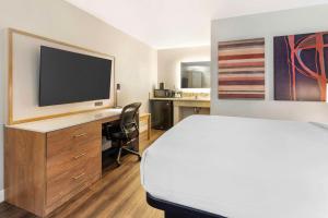 Queen Room - Non-Smoking room in Best Western Plus Rancho Cordova Inn