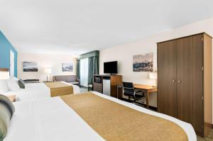 Large King Room with Two King Beds - Non-Smoking room in Best Western Paradise Inn