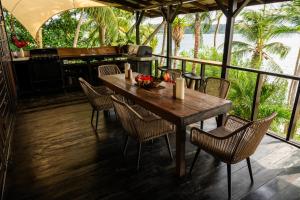 Bocas Sunset 3 Bedroom Beach House