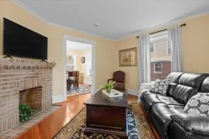 KU Med 2 blocks, Travelers,Home! over 30 days - Westwood