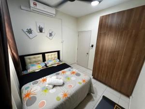 Casa DFaiz Alanis near KLIA pool olympic size