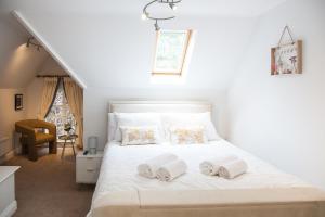 Stylish quaint home hosted by ESONGRACE Stays in Stoke-on-Trent - Perfect for Families - Contractors - Holiday makers - Emergency Housing - Professionals