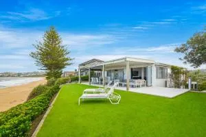Wamberal Beach(shares with Terrigal Beach)Terrigal Beach SummerBelle Beachfront House - Matcham