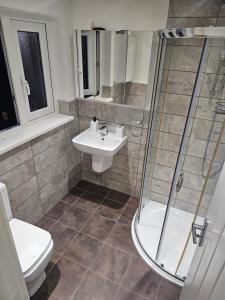 Spacious Private Room in Vibrant South London