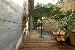 Ona & Sich - Casa Macu Saladita surf break - La Salada