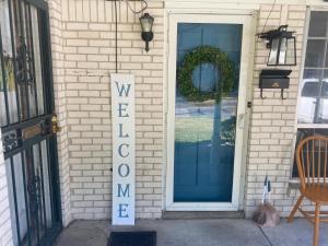 Welcome travel techs, King bed, 2br 1 ,5 ba, 4beds sleep 5, xAI, Project Pyramid