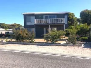 Justashaq - Inneston