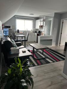 Spotless 4 Bedrooms 4 Beds Sleep 8 in Winnipeg