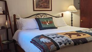 Ruidoso River Trail Cabin