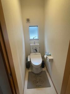 Tommys house 東京都内では貴重な無料駐車場付で大地震でも安心の新しい家