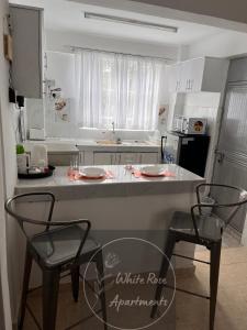 WhiteRose Apartments