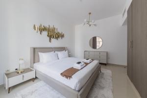 Stylish 2 bd Apt in Business Bay, Prime Location