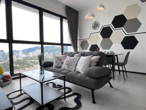 Georgetown Skypool Urban 2BR Family & Baby-Friendly 9pax Seaview Penang