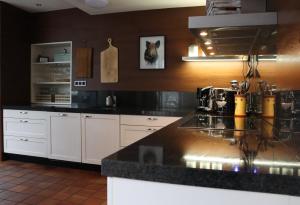 Gezellige Ruime Villa incl Hottub Sauna en Gamesroom - 4hvězdičkové hotely ve městě Den Ham