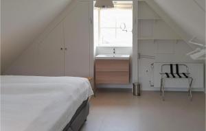 Lovely Home In Wijdenes With Wifi