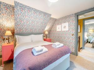 Uk47812 - Wardens Cottage